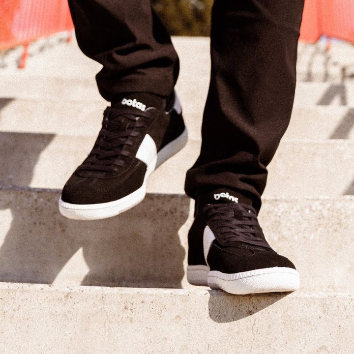 Botas Iconic Black & White  